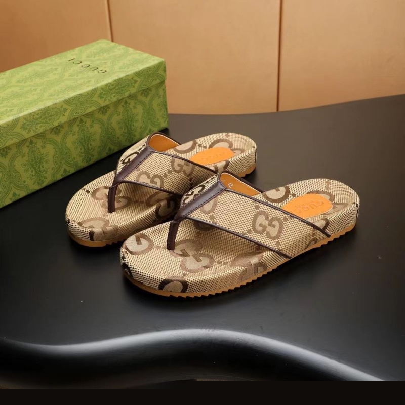 G*u*i slippers
